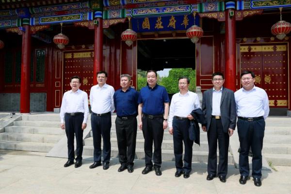 济宁市太白湖新区党工委书记展鑫率团考察国华影视基地