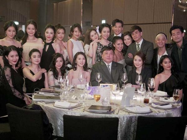 晶女郎韩昕怡出演《卫斯理》搭档余文乐变冷艳特工