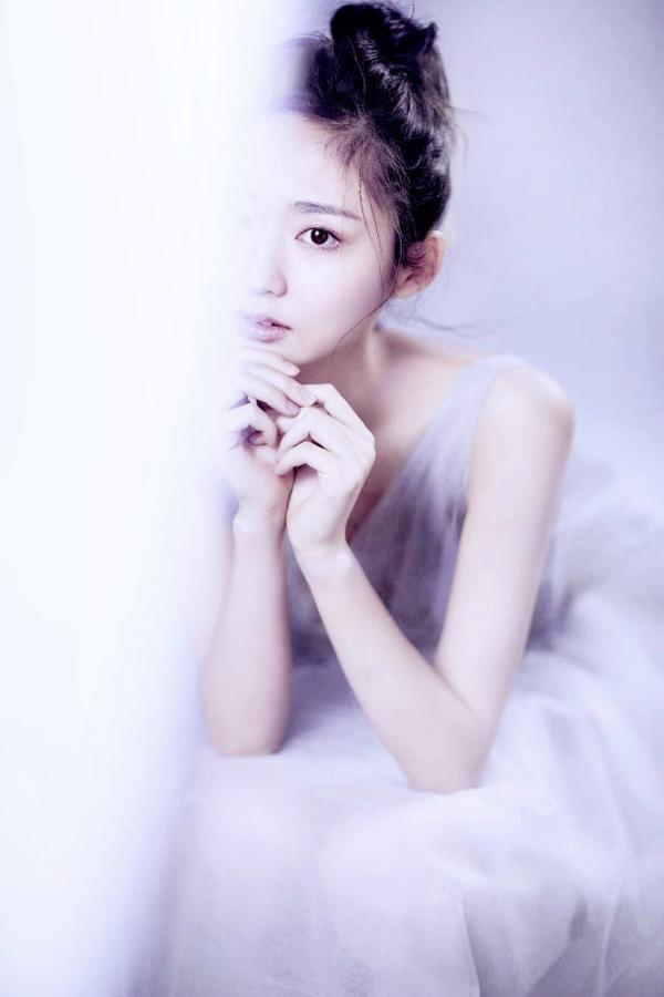 仙气十足!王莫涵曝清纯写真灵动柔美演绎芭蕾少女