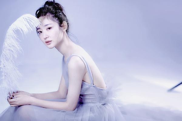 仙气十足!王莫涵曝清纯写真灵动柔美演绎芭蕾少女