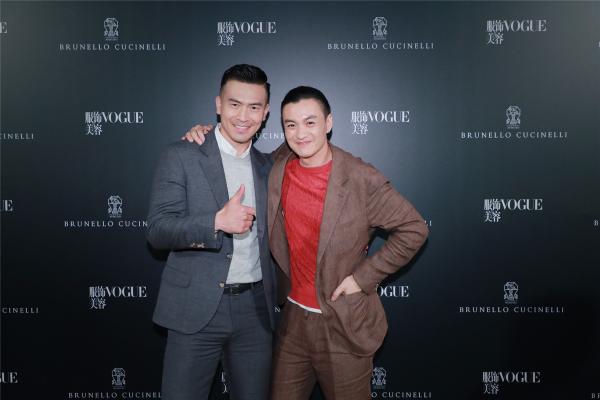 颜值逆天的时尚大叔！纪焕博“深灰色系”西装最迷人