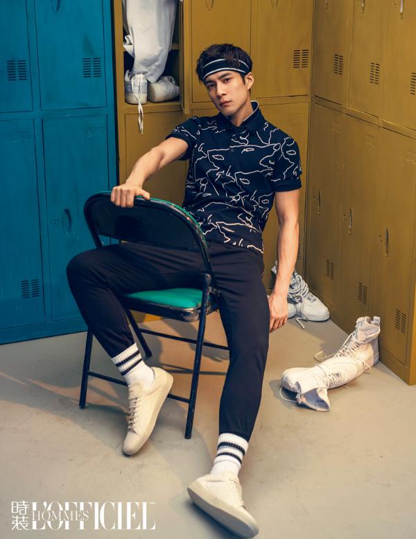 韩东君封面大片玩味时髦尽显大男孩本色