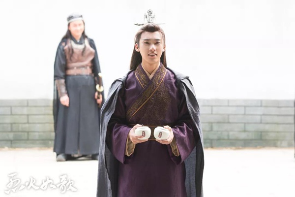 《烈火如歌》张赫演绎“门二代”雷惊鸿 不满‘雷刀’大结局