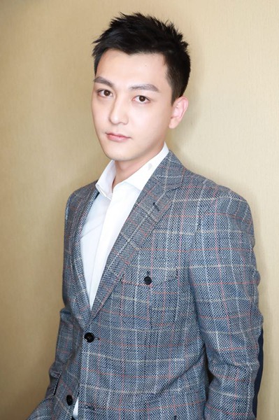 张晓谦获网影盛典人气演员 《北京女子图鉴》热播金句连连