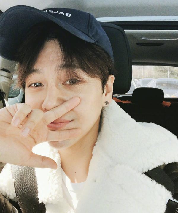 徐海乔自拍pose大公开，网友：迅速捕捉“心机boy”