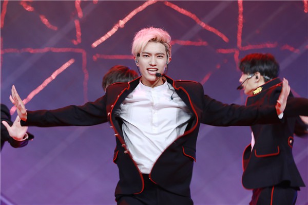 X-TIME成团一年半首次公演 收入将全部捐赠公益组织