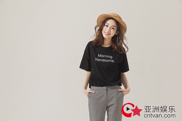 范玮琪写真大片曝光 知性优雅诠释不一样的浪漫