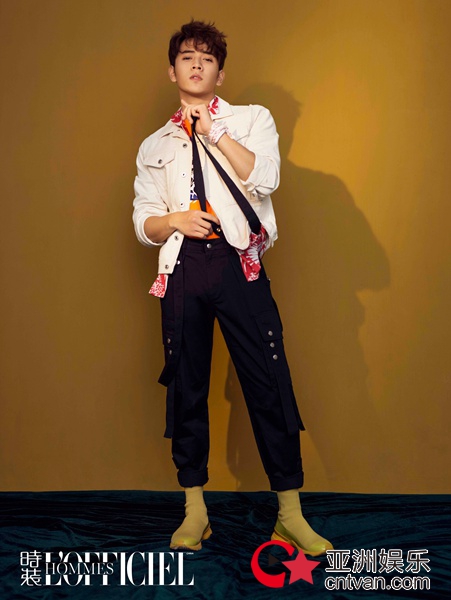 陈若轩《时装男士》大片曝光 变身雅痞型男潮范儿十足