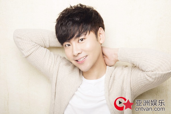 《莽荒纪》李政宇阳光写真曝光 清爽帅气诠释暖男魅力