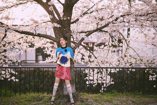 肖雨雨曝唯美樱花写真少女气满满成最美风景