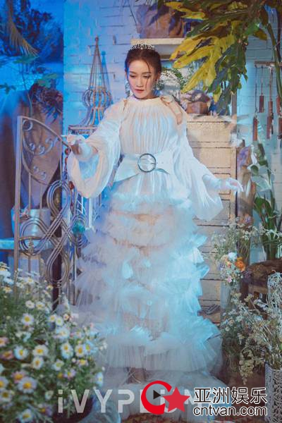 陈乔恩曝写真大片  雪纺薄纱诠释梦幻主题故事