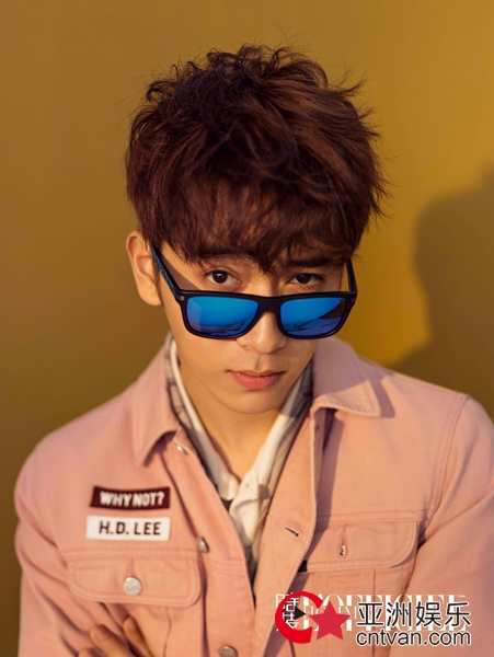 陈若轩《时装男士》大片曝光 变身雅痞型男潮范儿十足