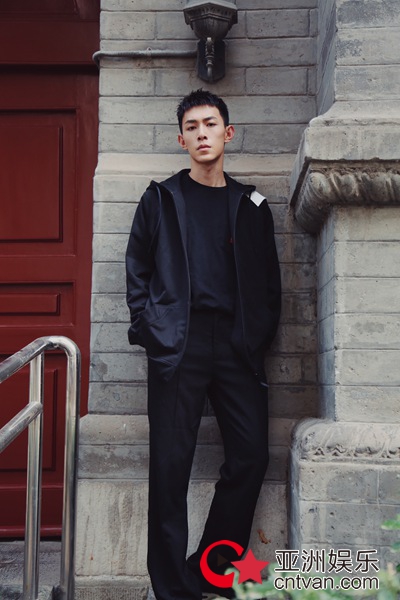 反差萌笑喷网友   肖大千的高冷人设彻底崩了