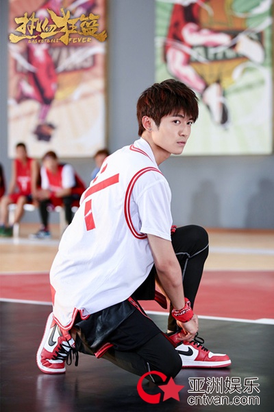 佟梦实《热血狂篮》化身天才球手 球技惊人成“团宠”