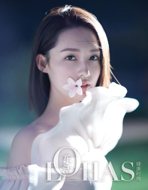 李沁登《乐活LOHAS》6月刊封面森系少女带来夏日清凉