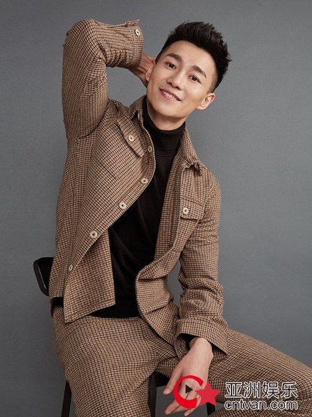 向云龙最新写真曝光 复古英伦范尽显型男魅力