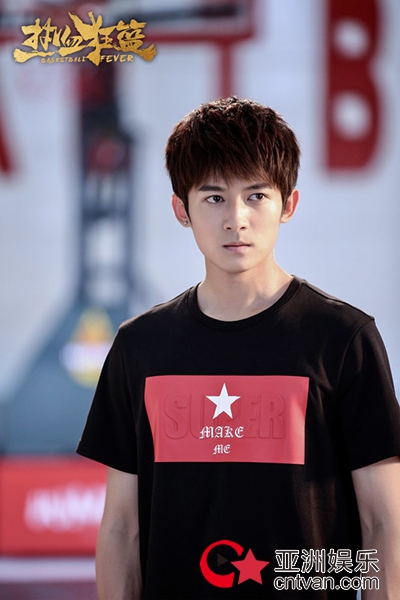 佟梦实《热血狂篮》化身天才球手 球技惊人成“团宠”