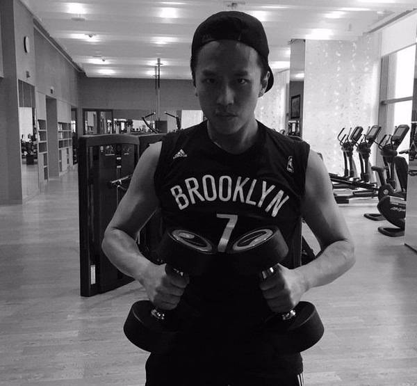 昆凌体重曝光，竟然比产前还瘦6斤