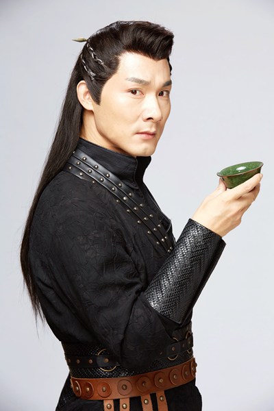 赵健C位出演《萌妻食神》 棚拍写真展示别样硬汉！