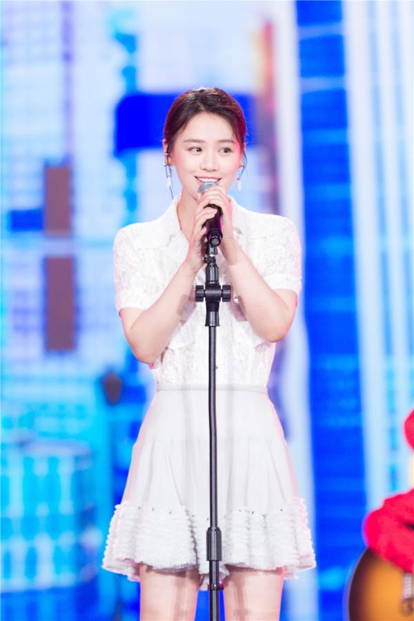 马思纯将亮相五四晚会作为青年演员代表献唱《曾经的你》