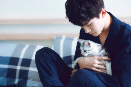 易烊千玺专访：易燃装置这个名字本来是千玺要给自己儿子起的