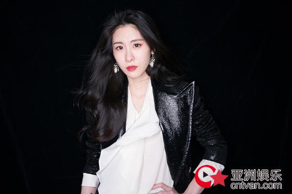 张碧晨二度创作改编词曲《我变了我没变》录音室版倾情上线