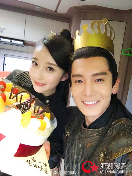 陈梦瑶两大IP做护法的新生小花