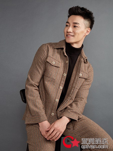 向云龙最新写真曝光 复古英伦范尽显型男魅力