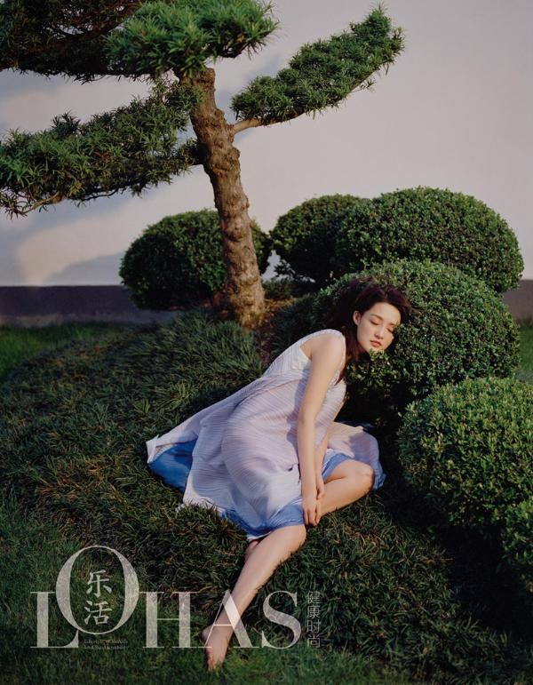 李沁登《乐活LOHAS》6月刊封面森系少女带来夏日清凉