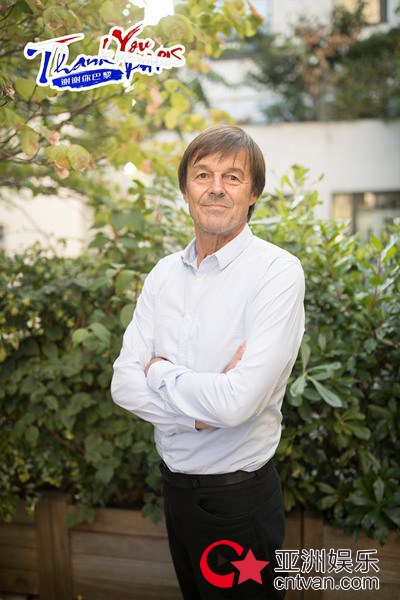 《谢谢你巴黎》好评不断即将收官 了解法国现代生活田朴珺探访卢浮宫