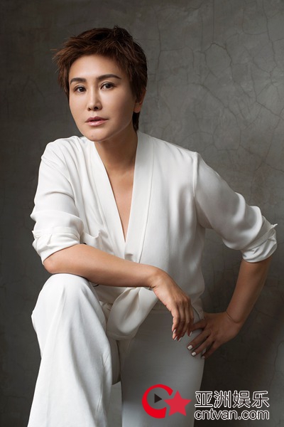 王茜生日写真曝光 朋友圈晒“最好的生日礼物”竟是它