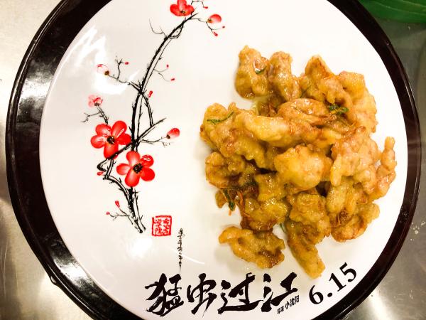《猛虫过江》全国路演笑出新东方小沈阳潘斌龙提刀来“贱”