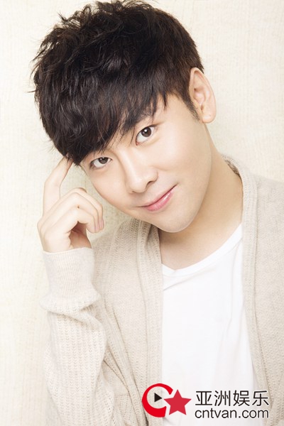 《莽荒纪》李政宇阳光写真曝光 清爽帅气诠释暖男魅力