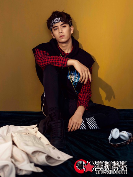 陈若轩《时装男士》大片曝光 变身雅痞型男潮范儿十足
