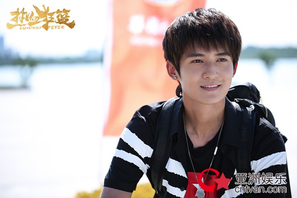 佟梦实《热血狂篮》化身天才球手 球技惊人成“团宠”
