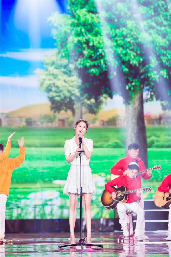 马思纯将亮相五四晚会作为青年演员代表献唱《曾经的你》