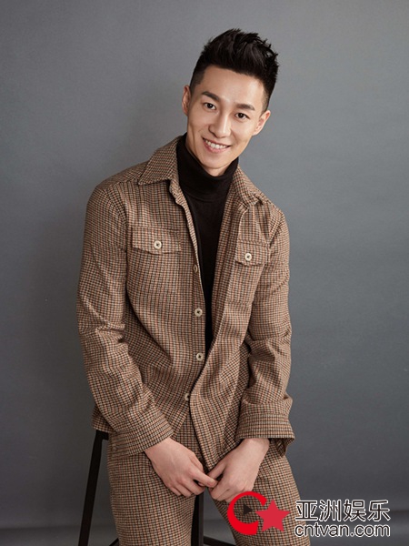 向云龙最新写真曝光 复古英伦范尽显型男魅力