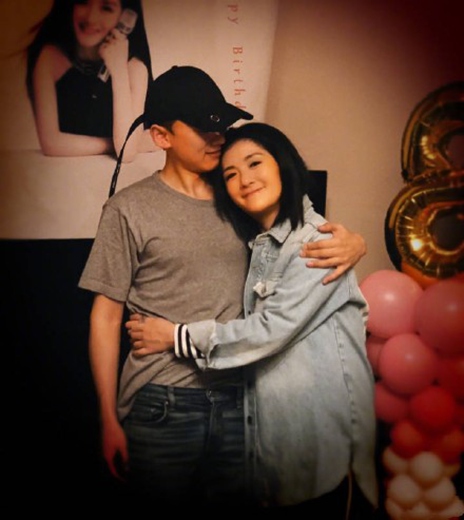 张杰为谢娜庆生 网友：又双叒叕撒狗粮！