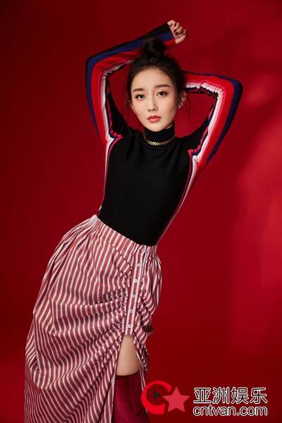 《莽荒纪》红白黑之魅惑水易，陈梦瑶曝光最新写真