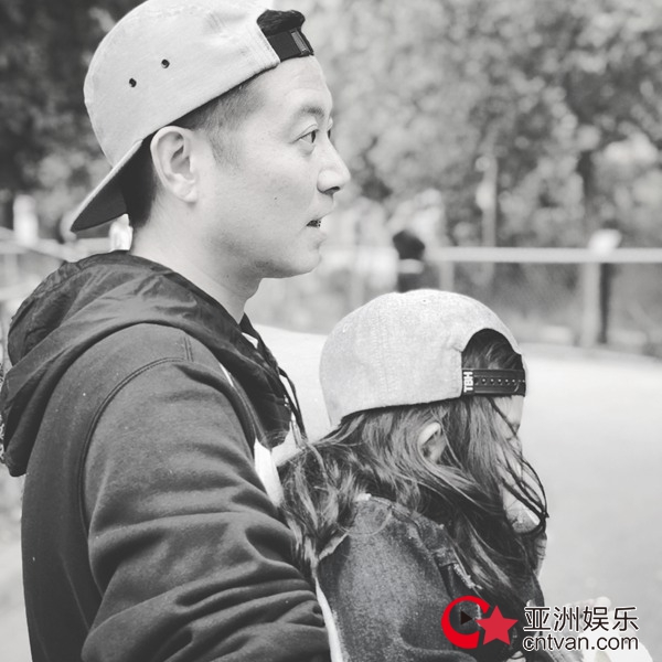 郑希怡晒家人游玩照 参加婚礼之余享受悠闲假期 - 风声 - 亚洲娱乐网-传递时尚娱乐生活新资讯