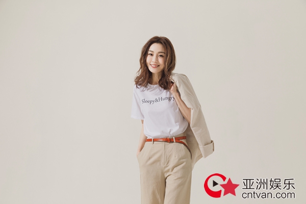 范玮琪写真大片曝光 知性优雅诠释不一样的浪漫