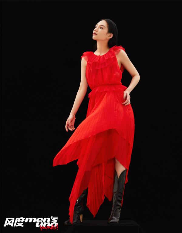 Nikki陈妍臻时尚大片曝光脸谱裙高级脸质感无敌