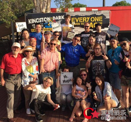 昆凌晒家人合照 周杰伦疑叼牙签神气十足！