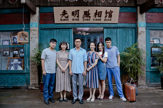 《幸福照相馆》郑伊鸣初登场叛逆少年惊鸿一面