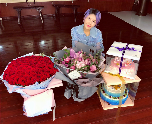 崔子格保定演唱会 被深情剖白感动落泪