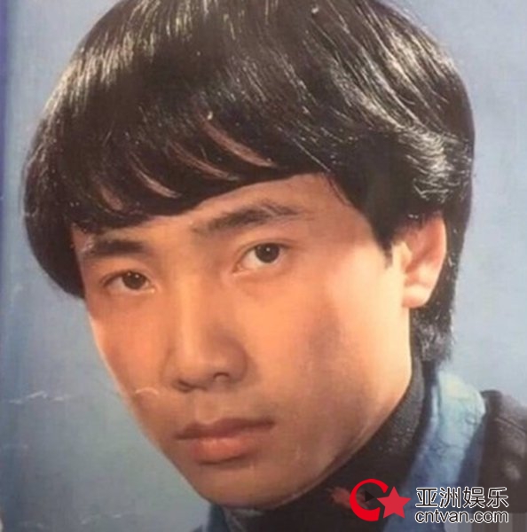 徐峥曾当发型模特 这头发浓密的像是假发！