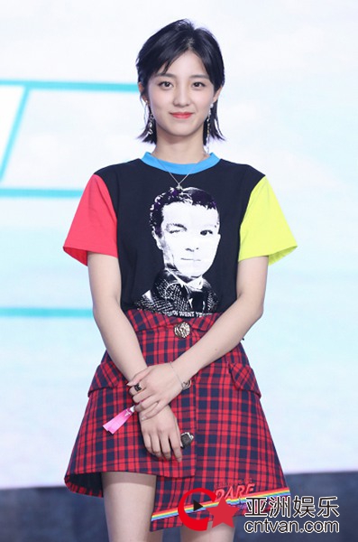 万鹏出席耀客晚宴 为《人不彪悍枉少年》站台 - 风声 - 亚洲娱乐网-传递时尚娱乐生活新资讯