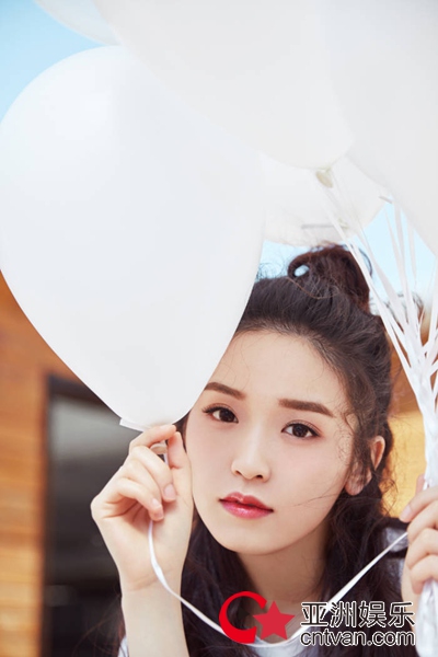 新生代小花金雯昕 清新演绎夏日恋歌