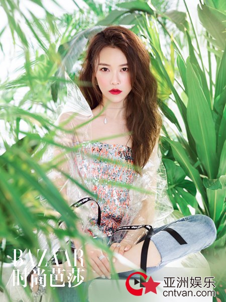 黄一琳夏日写真曝光 清新灵动元气满满