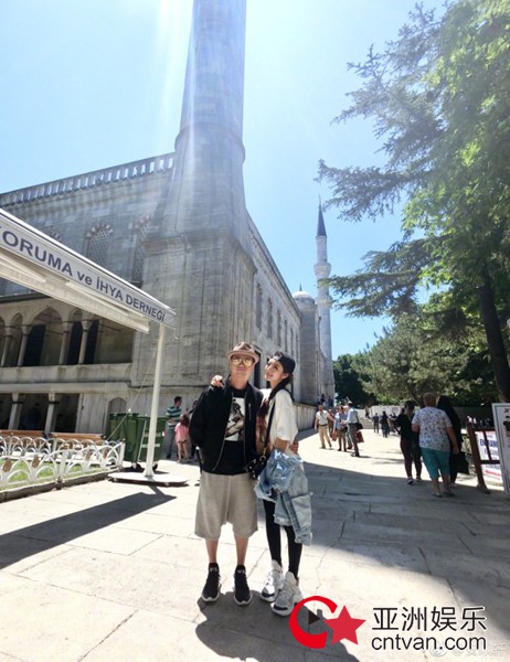 安以轩庆祝结婚一周年：吃到老，玩到老的第一个365天 - 风声 - 亚洲娱乐网-传递时尚娱乐生活新资讯